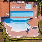 Recently Built Flat With Pool And Balcony Apartmán *