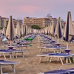 Διαμέρισμα Recently Built Flat With Pool And Balcony Μπιμπιόνε