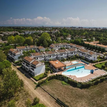 Recently Built Flat With Pool And Balcony Bibione