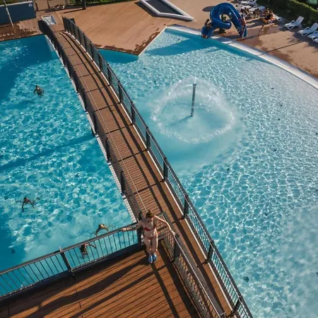 Recently Built Flat With Pool And Balcony Apartmán Bibione