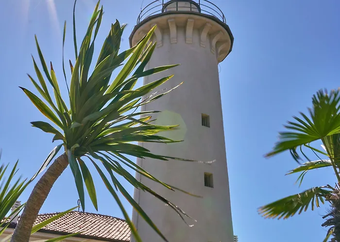 Recently Built Flat With Pool And Balcony 아파트