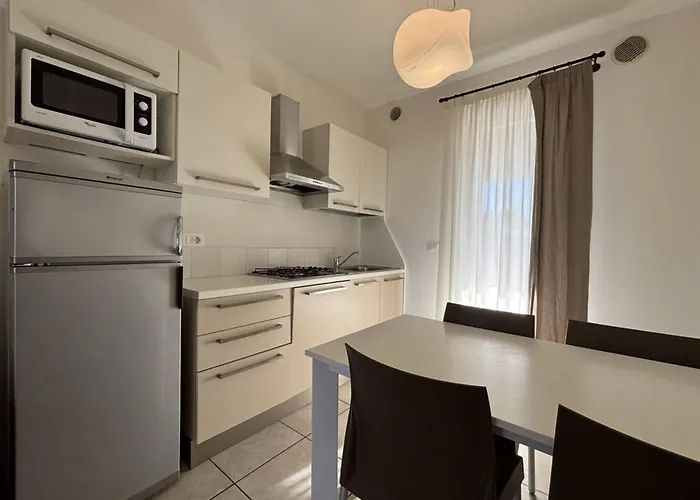 Recently Built Flat With Pool And Balcony * 비비오네